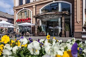 Rius Hotel Lviv