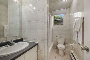 Knights Inn Burlington, ON