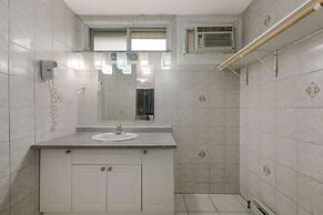 Knights Inn Burlington, ON