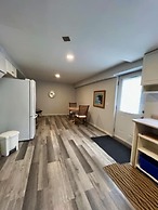 Holiday Motel & RV Resort