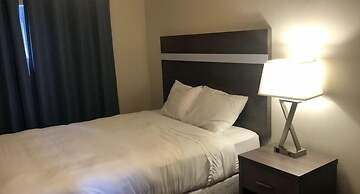 Holiday Motel & RV Resort