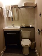 Holiday Motel & RV Resort