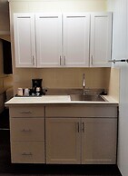 Holiday Motel & RV Resort