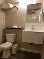 Holiday Motel & RV Resort