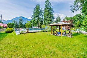 Holiday Motel & RV Resort