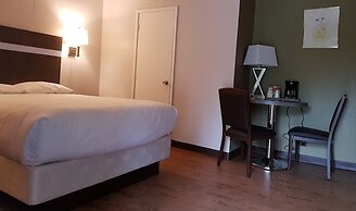 Holiday Motel & RV Resort