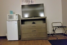 Holiday Motel & RV Resort