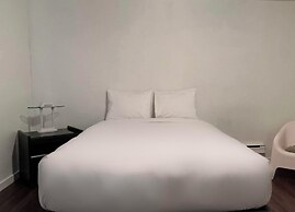 Holiday Motel & RV Resort