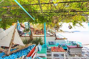 Avra Budget Beach Hotel