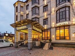 Hotel Chekhov