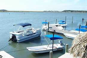 Snug Harbor Marina and Hotel