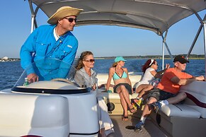 Snug Harbor Marina and Hotel