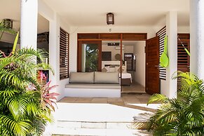 Windtown Beach Hotel