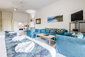 Sandcastles 1770 Motel & Resort
