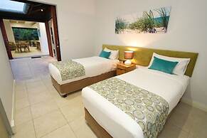 Sandcastles 1770 Motel & Resort