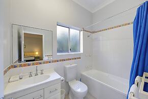 Sandcastles 1770 Motel & Resort