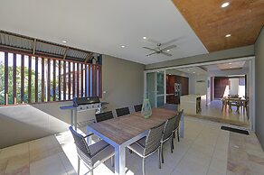 Sandcastles 1770 Motel & Resort