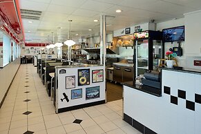 Travelodge by Wyndham Santa Teresa