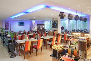 Atrium Premiere Hotel