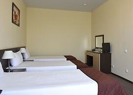 Barkhatnye Sezony Ekaterininsky Kvartal