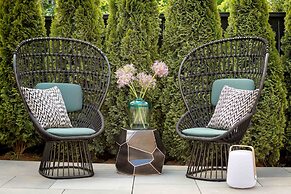 The Sydney, The Edgartown Collection