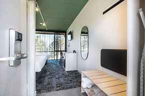 Nightcap at Morwell Hotel