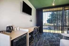 Nightcap at Morwell Hotel