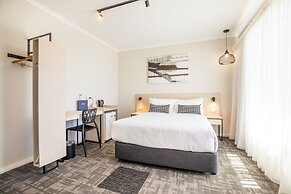 Nightcap at Morwell Hotel