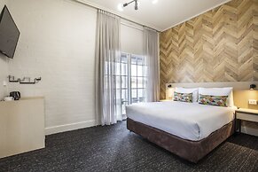 Nightcap at Sylvania Hotel