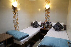 Everest Inn Guest House