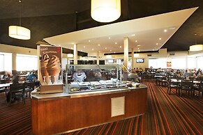 Nightcap at Gateway Hotel