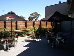 Nightcap at Gateway Hotel