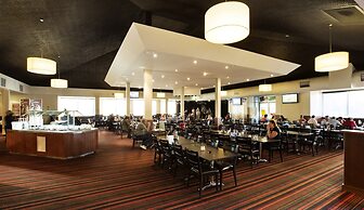 Nightcap at Gateway Hotel