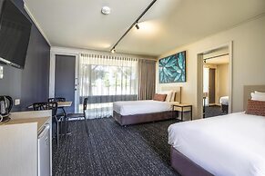 Nightcap at Gateway Hotel