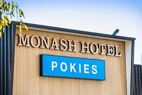 Nightcap at Monash Hotel