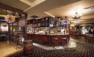 Nightcap at Monash Hotel