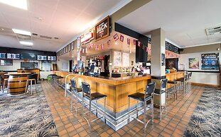 Nightcap at Rose & Crown Hotel