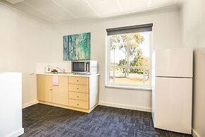 Nightcap at Rose & Crown Hotel