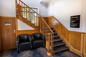 Nightcap at Rose & Crown Hotel