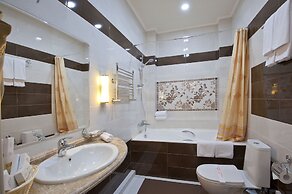 Amici Grand Hotel