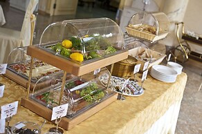 Amici Grand Hotel