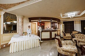 Amici Grand Hotel