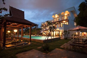 iRoHa Garden Hotel & Resort