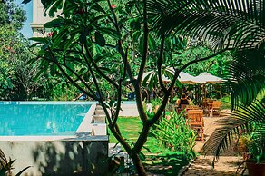 iRoHa Garden Hotel & Resort