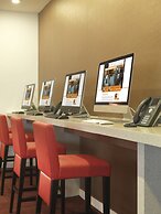 Sama-Sama Express KLIA Terminal 2 - Airside Transit Hotel