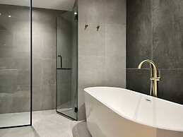 Crystal Crown Kuala Lumpur