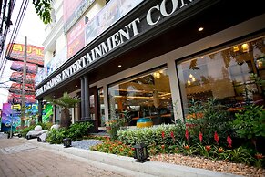 Siam Paradise Entertainment Complex