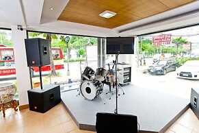 Siam Paradise Entertainment Complex