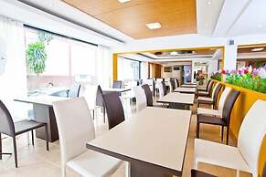 Siam Paradise Entertainment Complex