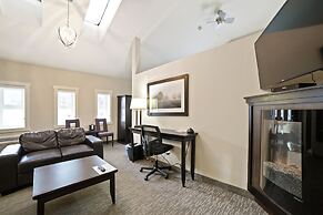 The Kanata by BCMInns Blairmore